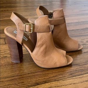 STEVE MADDEN Peep Toe Heeled Sandal